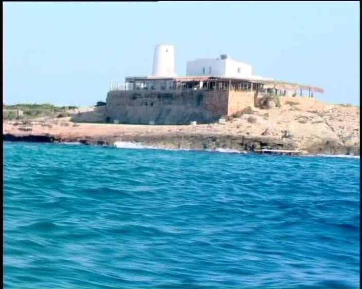 Under German Roofs: Немецкие шлюхи обожают засунуть большой член в их киску No12