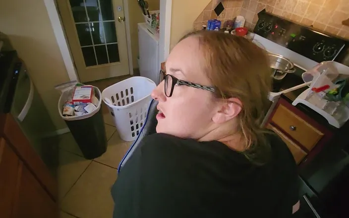 Mama_Foxx94: Memasak Keinginan: Rehat Kore berwap MILF