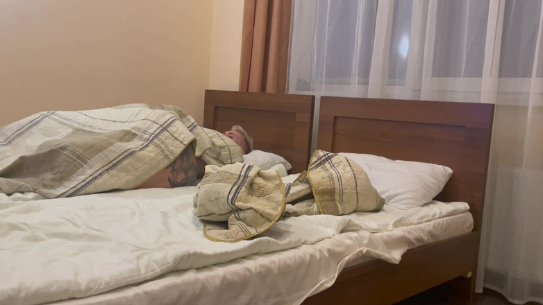 Falcon Al: Sex s spolubydlící na velké péru na koleji