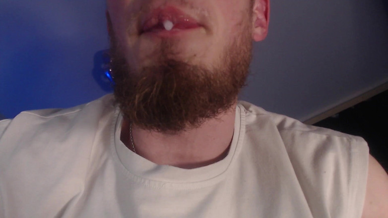 Hunky time: Stăpânul își folosește supusa