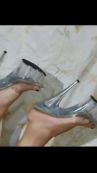 누드, 다리, 하이힐 파이