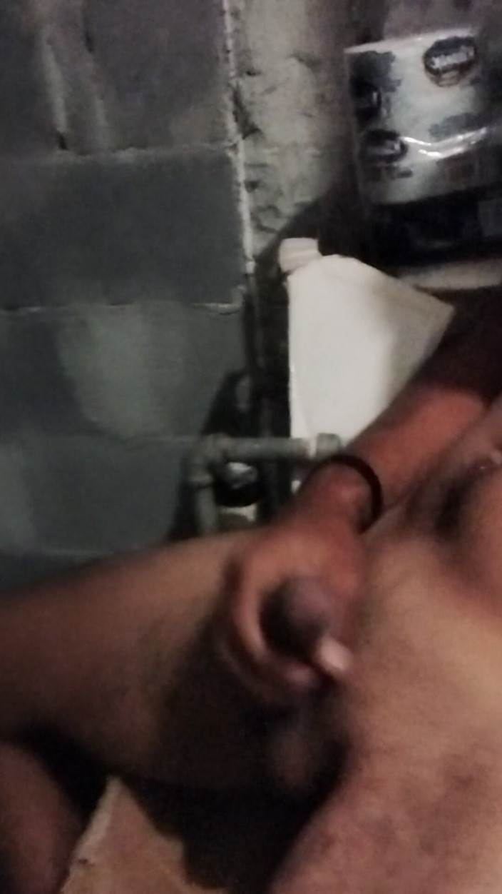 AlexAlejandro13: Inizio la mia grande doccia in bagno