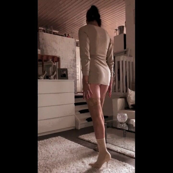 BambiAmbita: Bambiambita se svléká a škádlí s Poledance