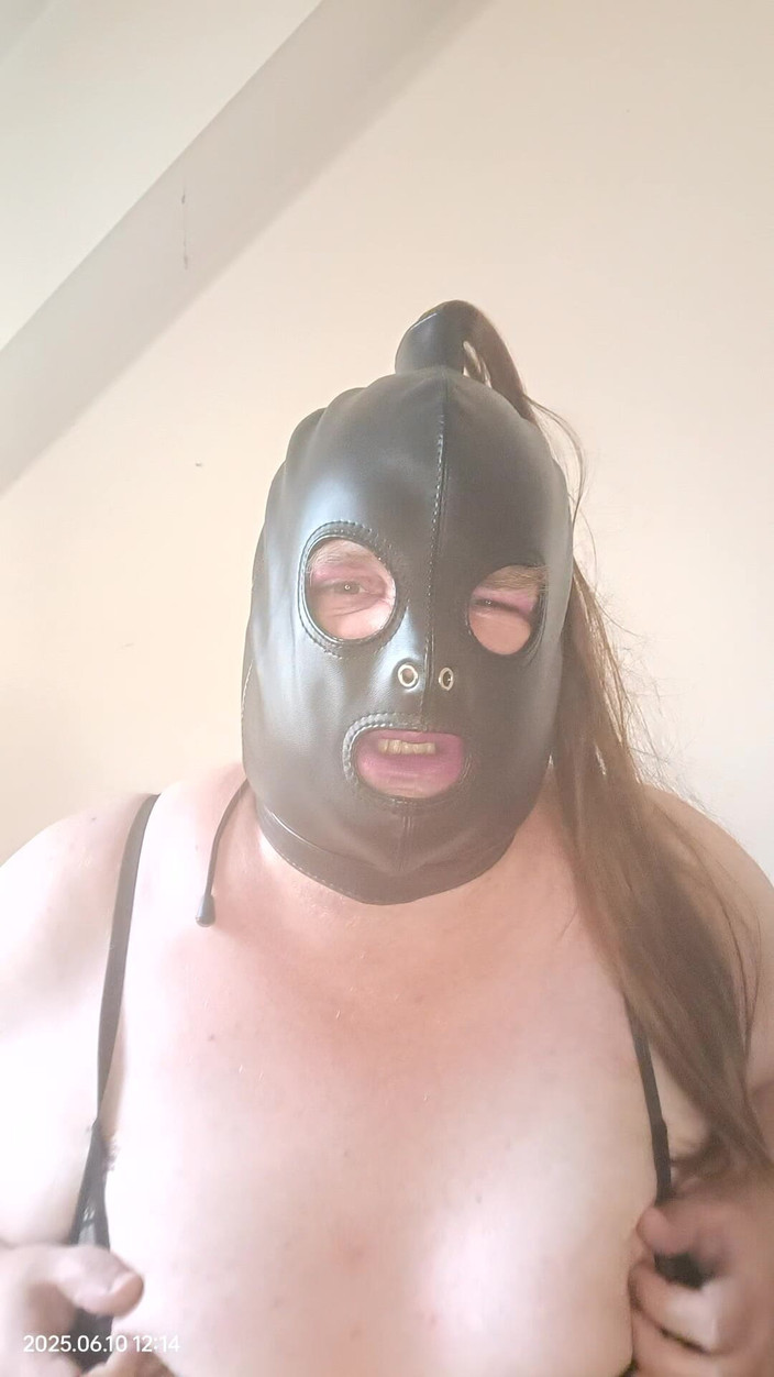 Stephanie-Nicole-TV: Bbw-tv in lingerie en vies praten en spelen met een...