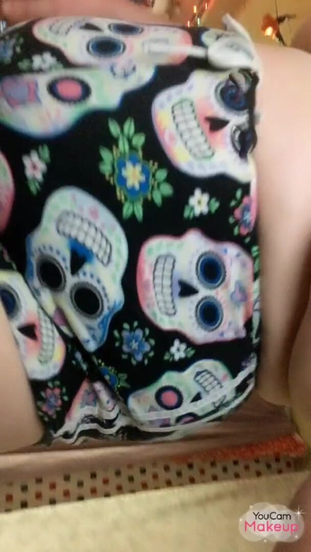 King Of Crossdress: Nicesexyassnswallowhugeför