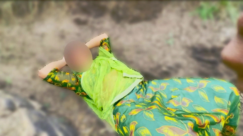 Your_aisha: 印度德西女孩在丛林中的紧致阴户和重口味性爱