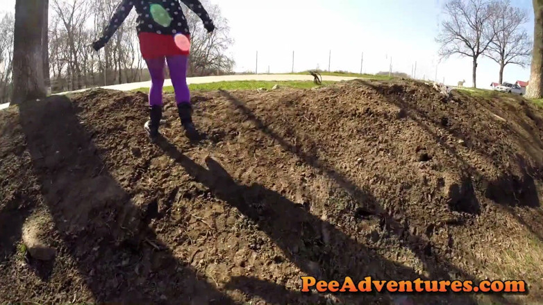 Pee Adventures: मूतना द्रोणिका पेंटीहोज