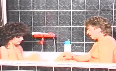 Hardcore Lovers: Threesome in the bathroom.