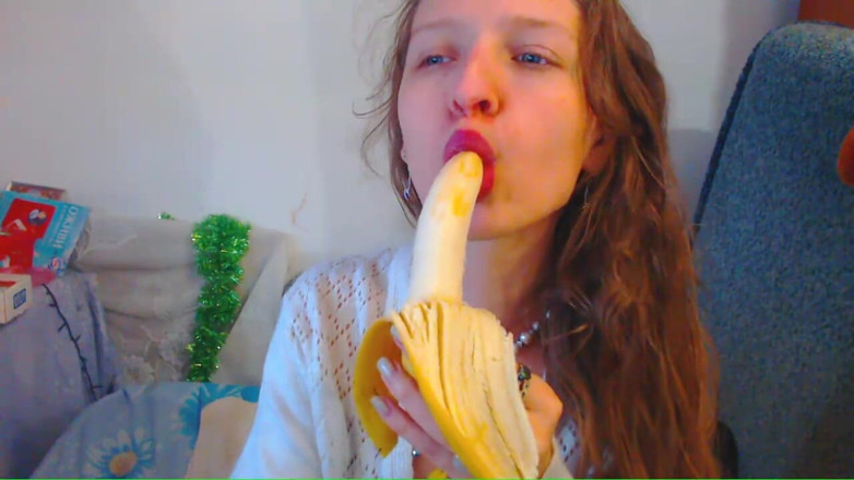 AnnaNotIdealAngel: Blowjob pisang dan rambut merah semula jadi yang sangat panjang...