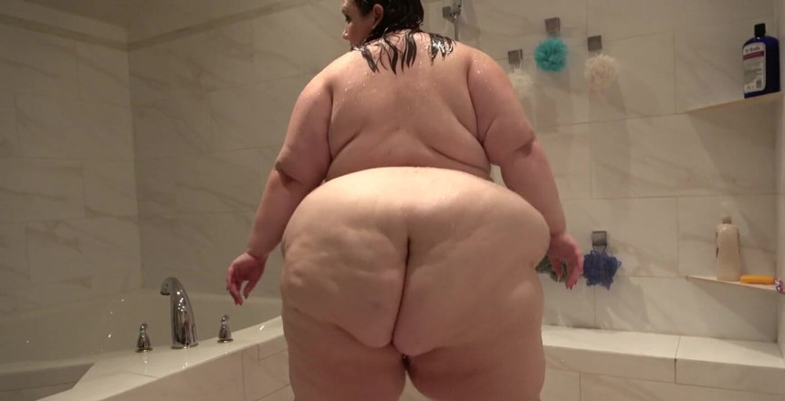 Kayla Peach studios: SSBBW duscht