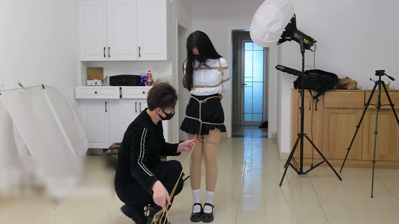 Asian bondage: Las ataduras de cuerda de la novia robusta, experimentando la...