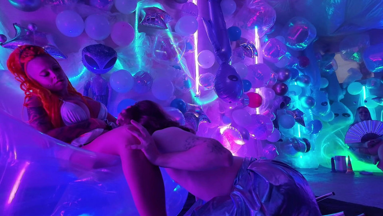 EdgesOfReality: Out of This World Girl on Girl