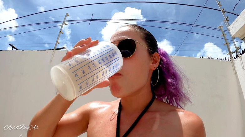 April BigAss: Drinking pee and cum swallow in outdoor garden!