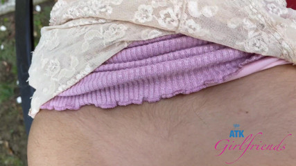 ATK Girlfriends: Întâlnire virtuală