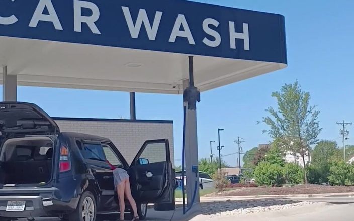 NC Housebunny: Haybabe at the Carwash