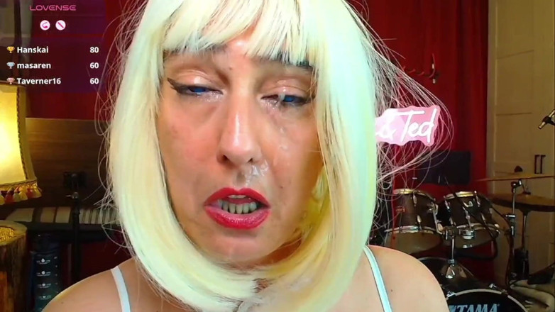 FoxyandTed: Ted îl fute pe iepuraș în fund și îi ejaculează în față!