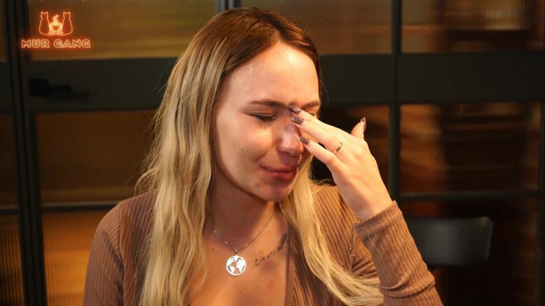 Bella Mur: Studentský chlapec zjistil, jaké to je mít bestie pornohvězdy - od...