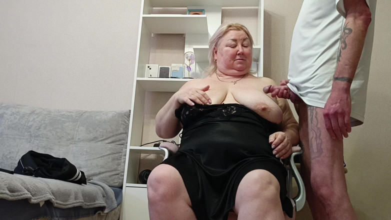 Zona901: Jerking off a Dick, Fucking a Neighbor in Her Mouth...