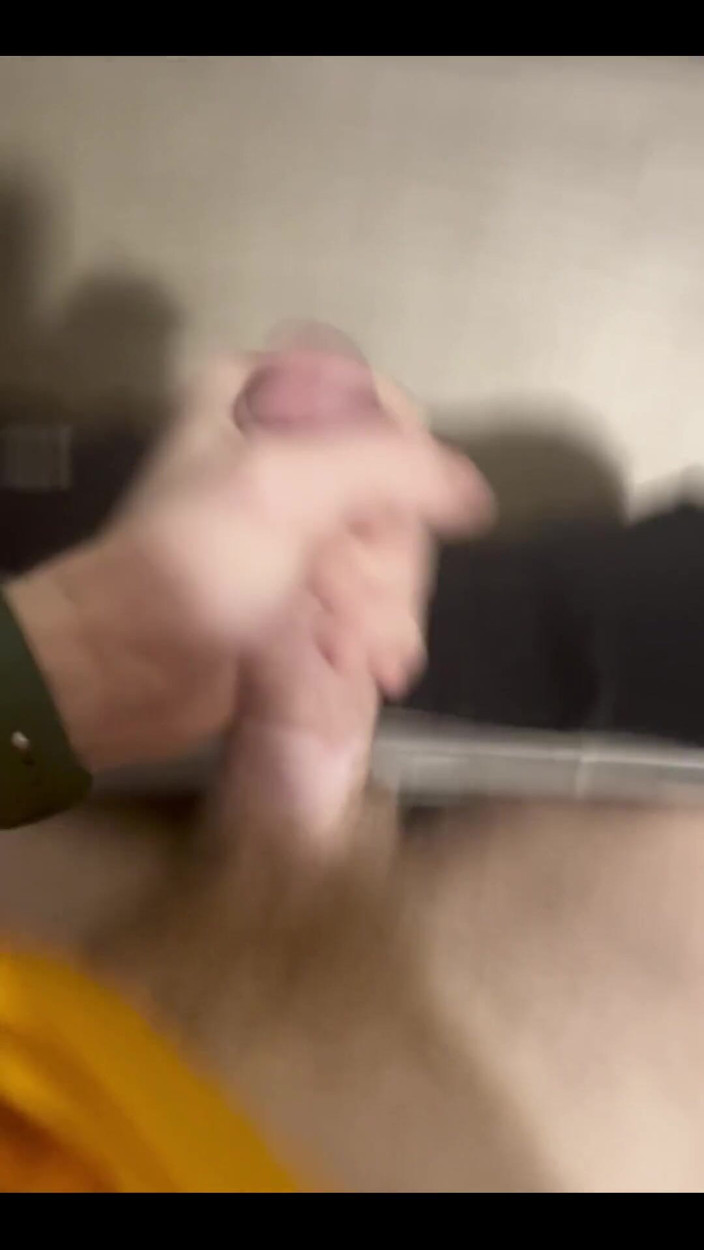 Johnny69227: Il Mio Grosso Cazzo Sborra Duro! Un Grande Carico