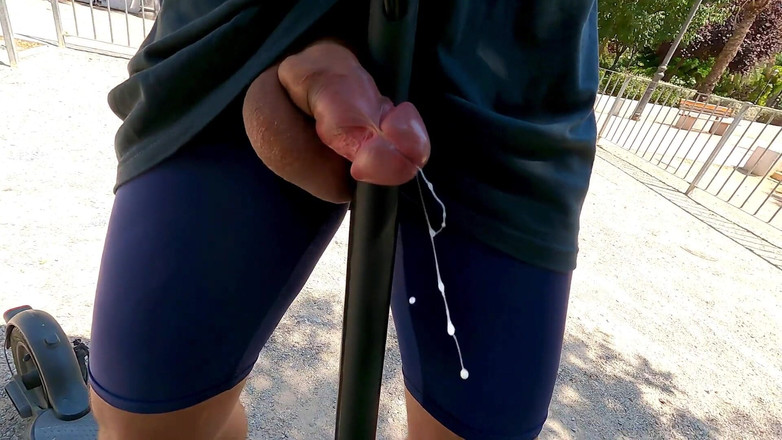 Cool Body: Saya tidak boleh berhenti merintih di jalan, orgasme terdesak dan...