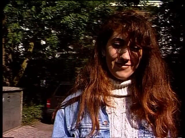 Lucky Cooch: Brunette german beauty gives an outdoor interview