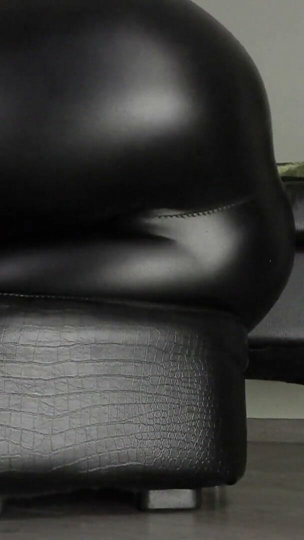Feet lady: Soft Ass