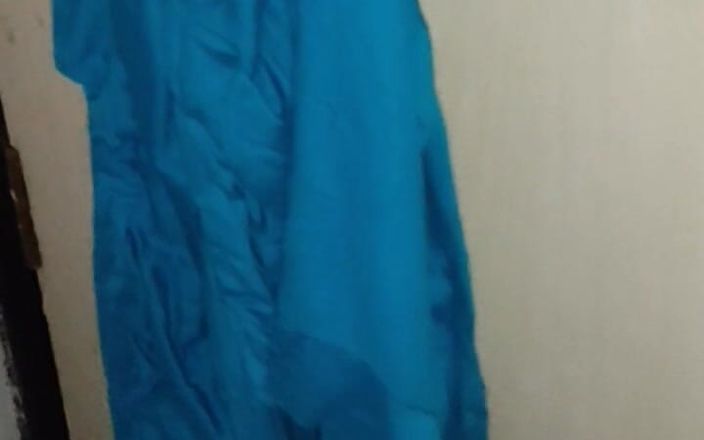 Satin and silky: Pissar på sjuksköterska kostym Salwar i omklädningsrum (33)