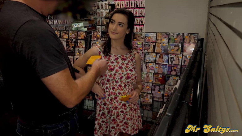 Aziani: Lyra drains stud's dry in porn store