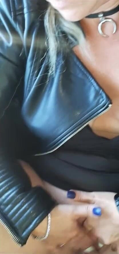 Street porn reality: The pissing road 10