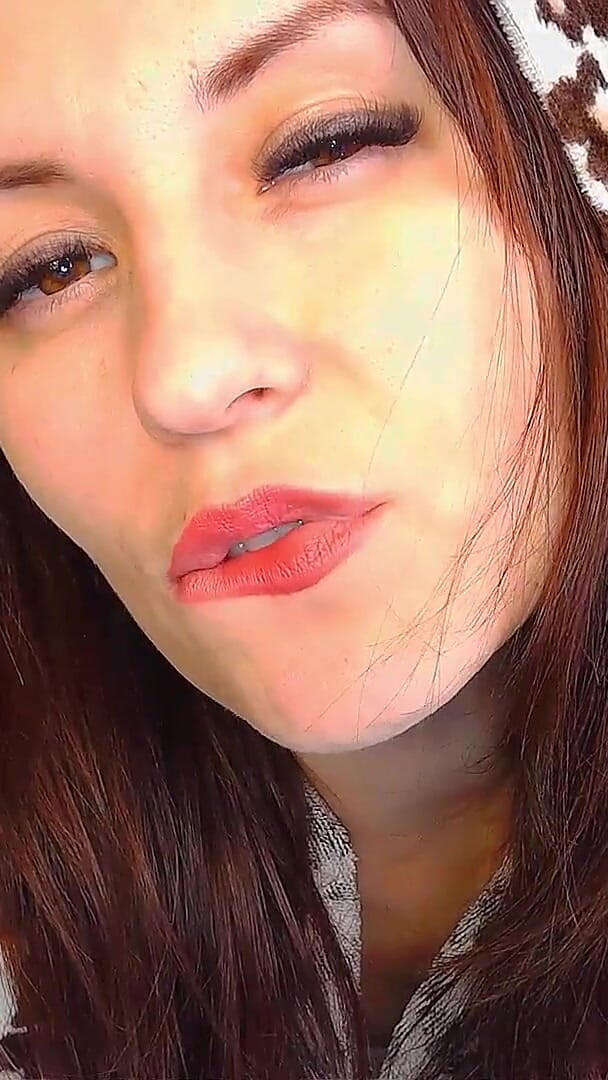 My Lips so Hot (Princess Pissces) My Lips so Hot (Princess Pissces)