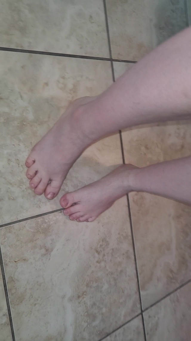 Bare Feet Walking Around Kitchen (On cloud 69)