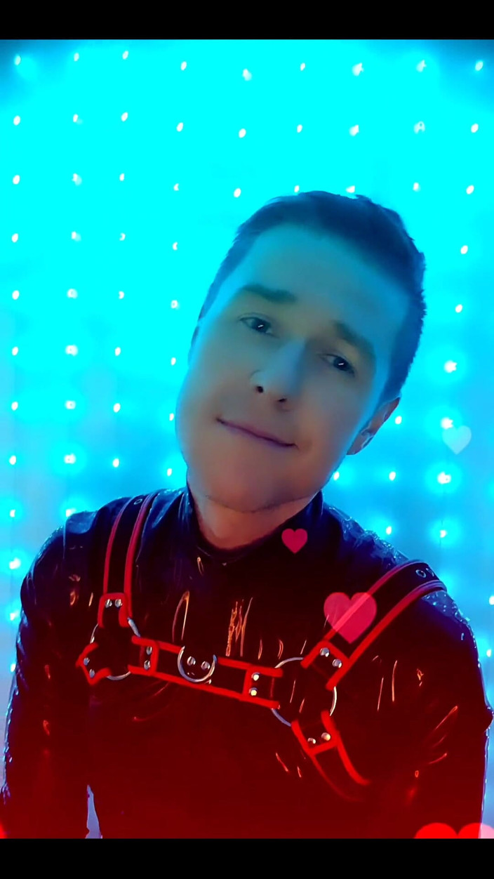 Roman Heart: Video Outtake klipu pro můj nový navijákLatexRubberBlackstyle