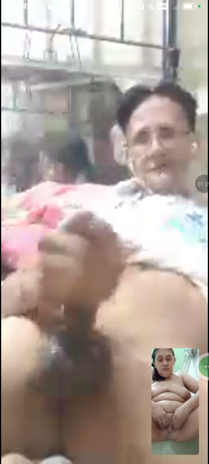 amadorrivera: Appel vidéo sexuel quand elle se réveille ce matin