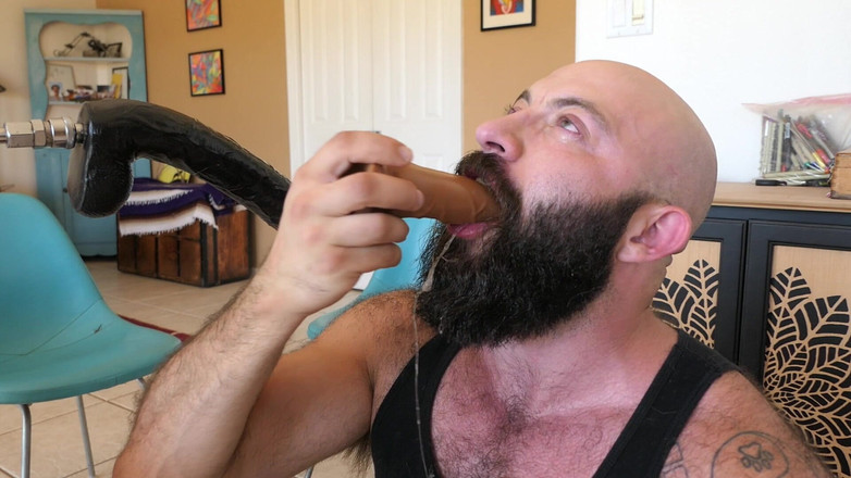 TripleXTransMan: डिल्डो डीप थ्रोट प्रशिक्षण