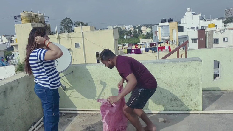 Sona bhabhi: 옥상에서 의붓여친과 처음으로 섹스, 인도의 의붓아버지와 배다른 여동생 섹스 비디오