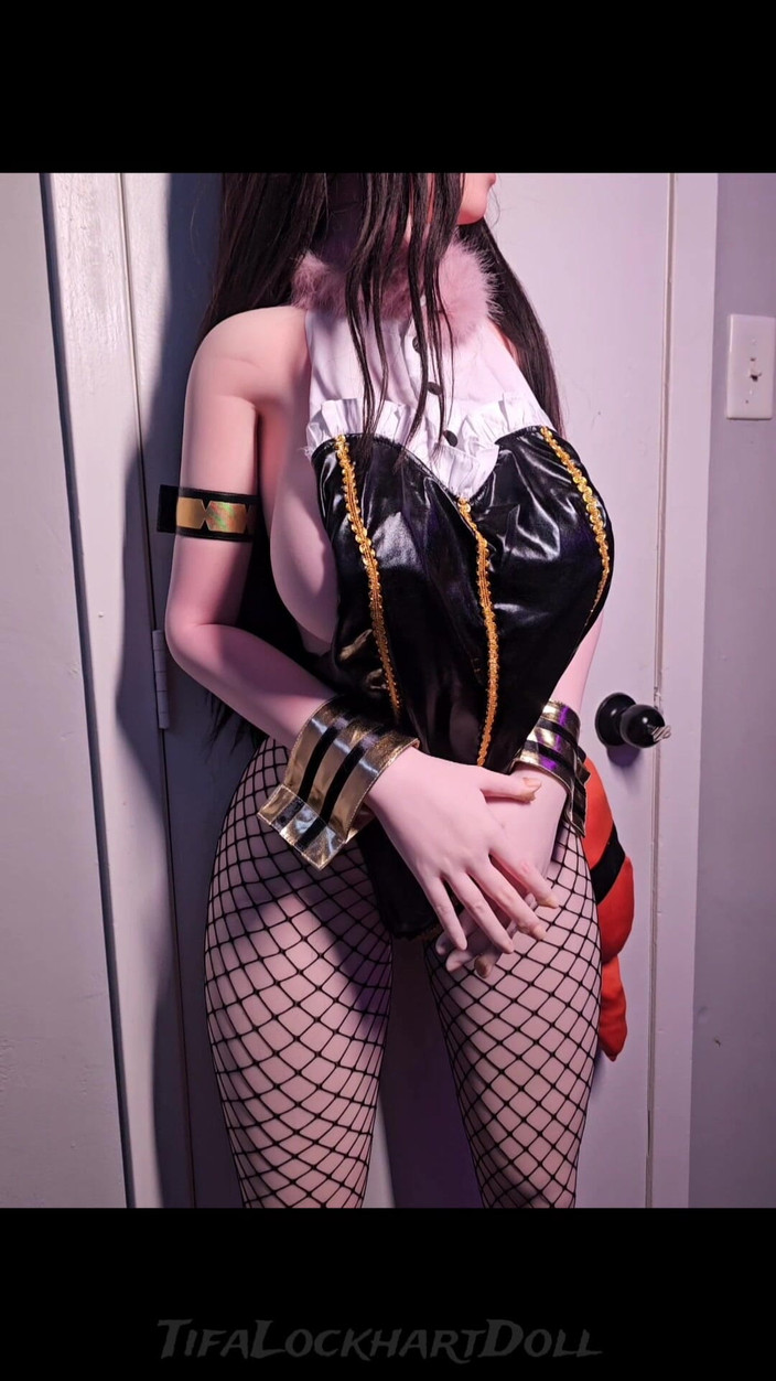 Tifa Lockhart Doll: Tifa Lockhart ile yılbaşını kutlayın