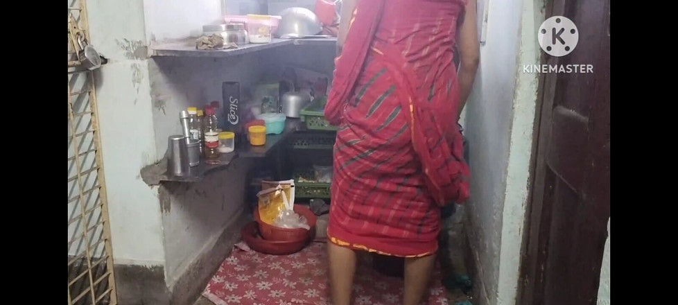 Jink: Desi Bhabhi Chudai w Desi Kitchen