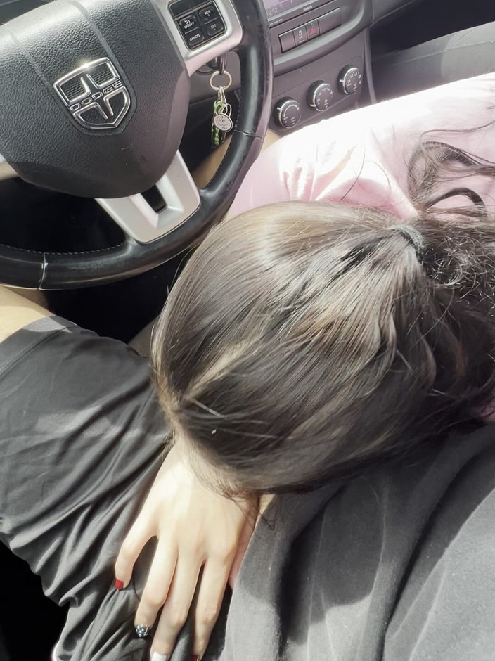 LuluLemons000: Lutschfan auf dem parkplatz