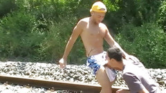 FRENCH AMATORS SEXTAPES: Úžasný exhib s twink ošukaný v exhib vlakové koleji