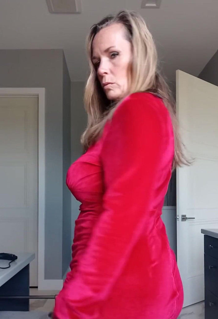 KimitheMilfMommy: Malý zadek cvičení ..