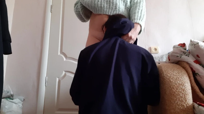 Lesbian-candys: Моя горячая сводная сестра поблагодарила меня за подарок с куннилингусом (с разговором)