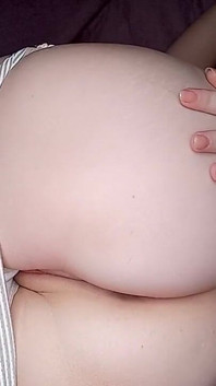 Spinte Un Grosso Cazzo Nel Culo Vergine