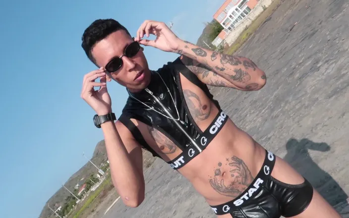 EL CHICLE TV: You found me in an afternoon of solitude and good...