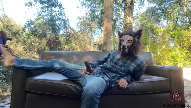 Arthur Eden aka Webcam God: There's a werewolf on my couch (4K)