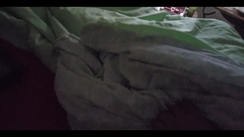 Karmicoxv: 陰鬱な老人が妻の部屋に入り、彼女を録画する