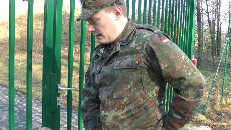 Dirty Tina: Fodida ao ar livre em uma área restringida!