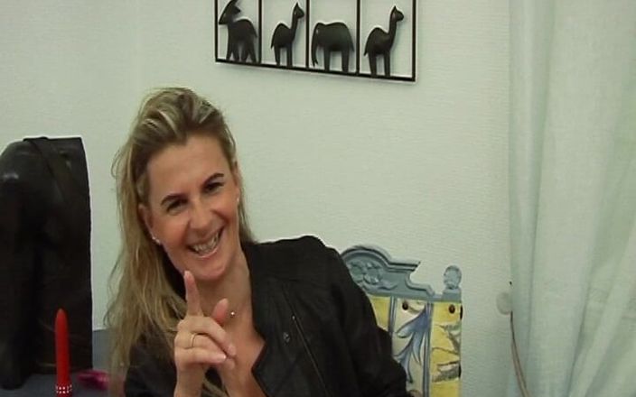 Planete Francaise: Troia milf francese prende un grosso cazzo da porta sul...