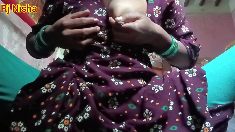 RJ NISHA: Indická žena v domácnosti dostane velká prsa, velmi sexy sexy žena v...