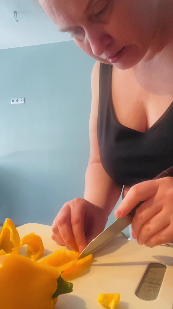 VikkiGeorgia: 거유와 야채 남자, 재미있는 게임