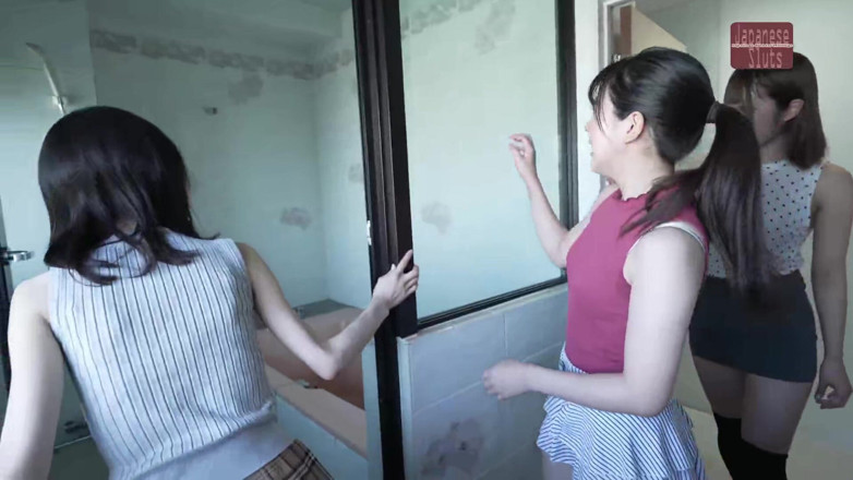 J Hentai Matings: Miniskirt Panty Flash Drives Me Wild - I Can't Resist Sliding...
